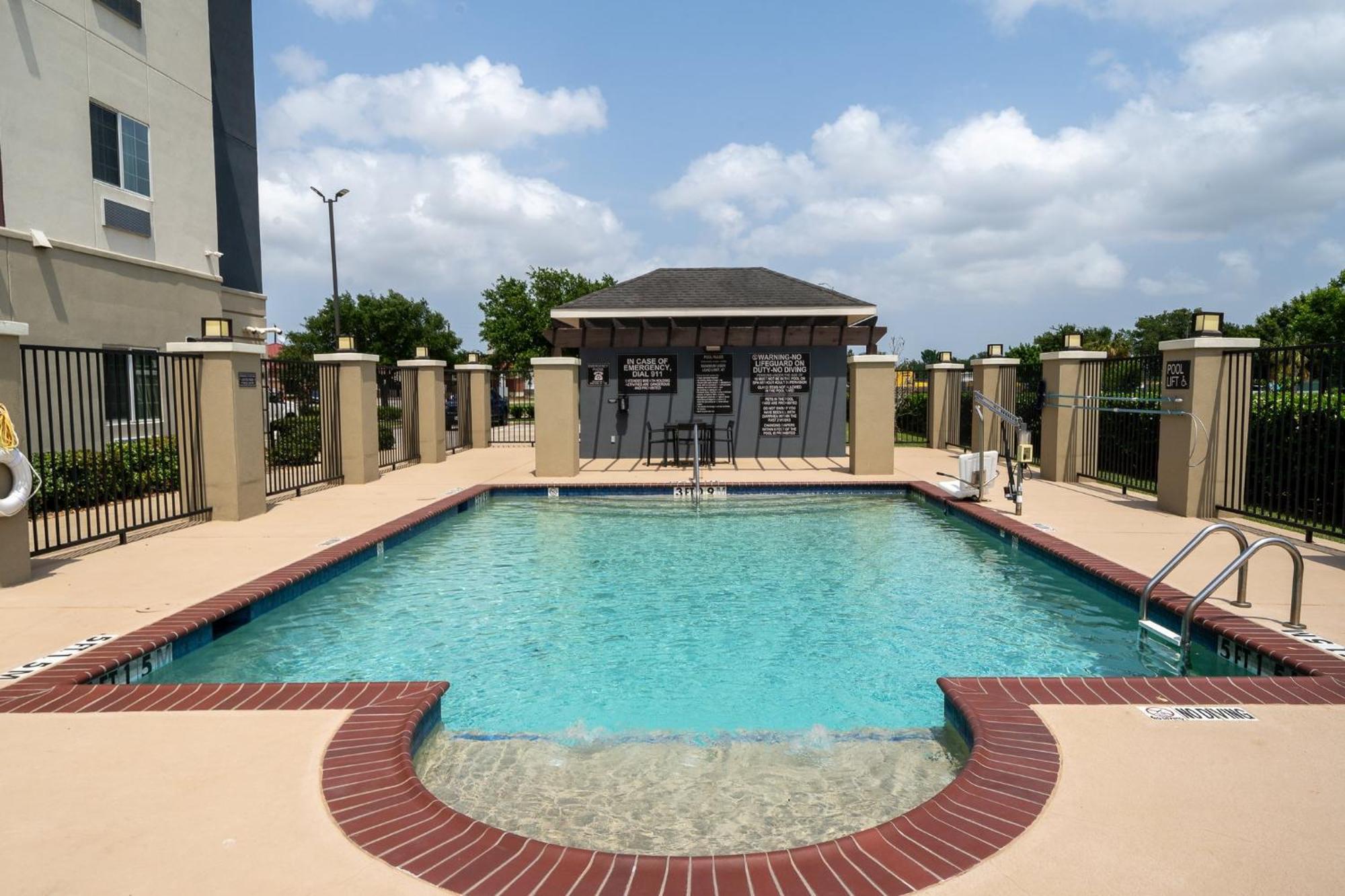 Candlewood Suites Deer Park By Ihg Kültér fotó